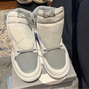 Size 9 dead stock jordon 1 stealth og box